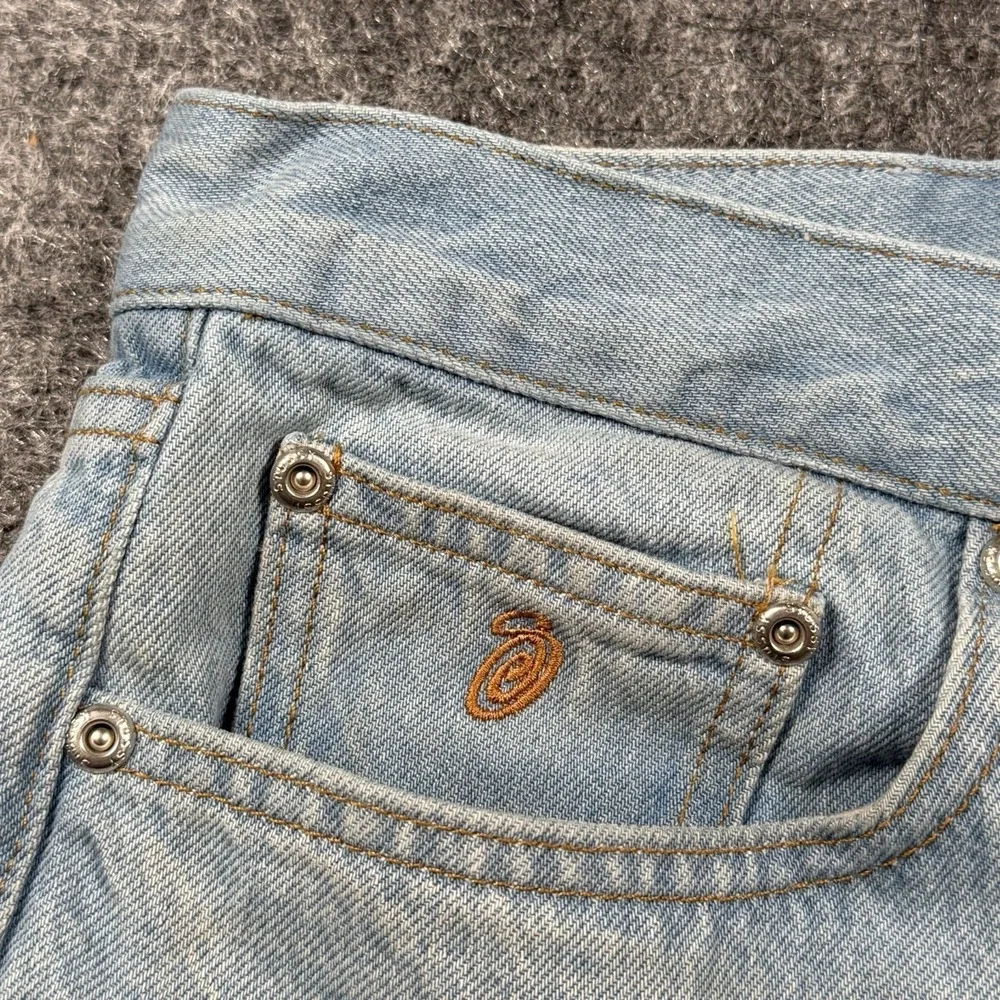 Stussy Relaxed Fit Light Wash Denim Jeans Mens 32 Baggy Skate Grunge Distressed